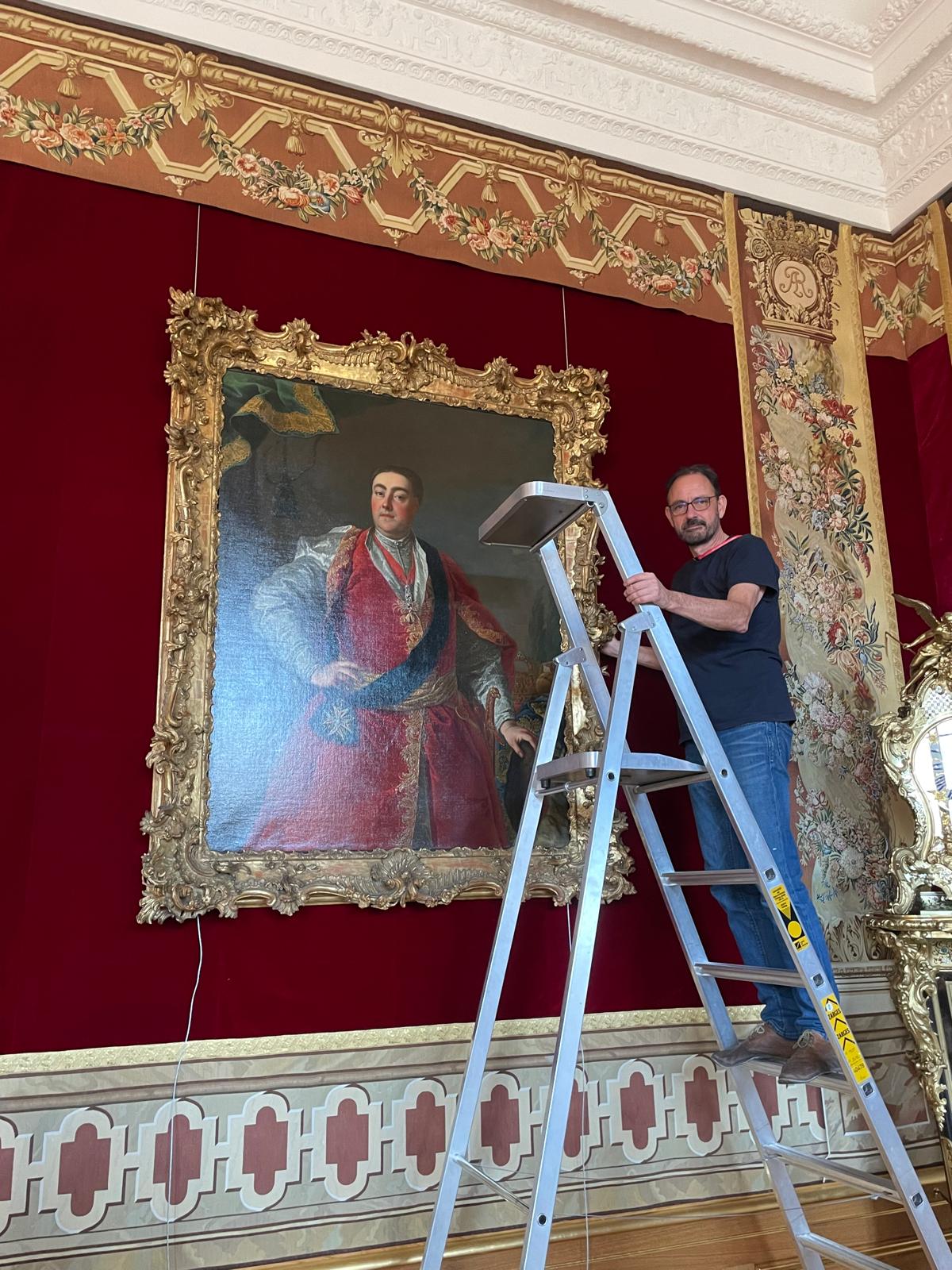 Michael Schweiger bei der Arbeit an einem Alten Meister